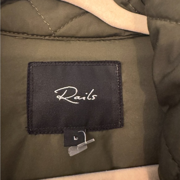 Rails Olive Quilted and Sherpa Jacket - Picture 5 of 6